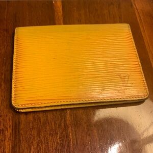 🔥 Auth Vintage LV Epi Card/ID case